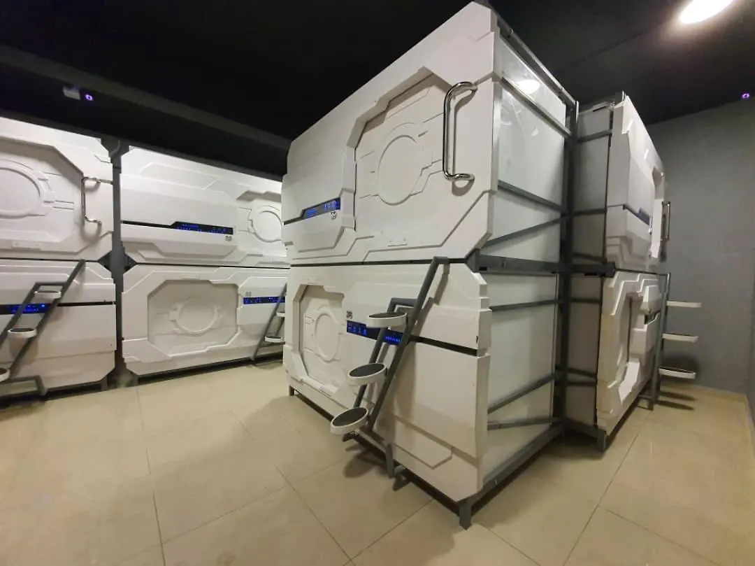 ג'והור בהרו My Capsule Hotel מלזיה